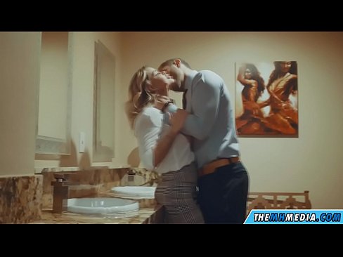 ❤️ Блондинка сени коомдук дааратканада азгырып жатканда ️❌ Порно боюнча бизде ❌